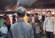 Bhabinkamtibmas Laksanakan Pengamanan dan Pemantauan Aktivitas Pasar Bambalamotu, Wujudkan Situasi Aman dan Kondusif