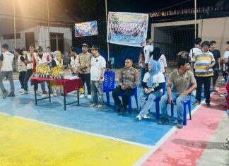 Bhabinkamtibmas Amankan Partai Final Turnamen Bola Volly Karang Taruna Cup II Kecamatan Dapurang