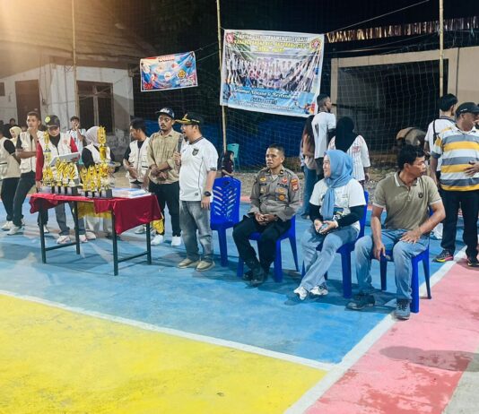 Bhabinkamtibmas Amankan Partai Final Turnamen Bola Volly Karang Taruna Cup II Kecamatan Dapurang