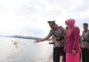 Kapolres Pasangkayu Pimpin Tabur Bunga di Laut, Wujud Penghormatan dan Pengabdian Polri untuk Masyarakat di Hari Bhayangkara ke-80