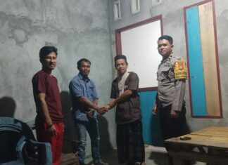 Bhabinkamtibmas polsek bambalamotu Berhasil mediasi Perselisihan terkait sapi ternak yang merusak kebun Warga