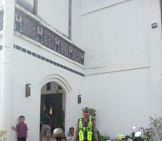 Patroli Gereja Satlantas Polres Pasangkayu, Ciptakan Rasa Aman dan Khidmat bagi Jemaat Beribadah