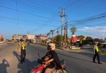 Sat Lantas Polres Pasangkayu Hadir di Titik Rawan, Wujudkan Keselamatan dan Pelayanan Prima bagi Pengguna Jalan