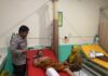 Bhabinkamtibmas Polsek Bambalamotu Sambangi Korban Serangan Buaya di Pantai Pangiang,
