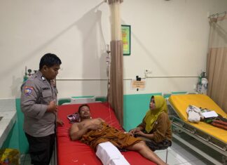 Bhabinkamtibmas Polsek Bambalamotu Sambangi Korban Serangan Buaya di Pantai Pangiang,