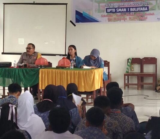 Bhabinkamtibmas Isi MPLS di SMAN 1 Bulutaba, Bekali Siswa Baru Bahaya Narkoba dan Pergaulan Bebas