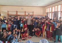 Polsek Baras Berikan Penyuluhan Bahaya Napza Dan Pergaulan Bebas Pada Kegiatan Mpls Smp Negeri 1 Baras
