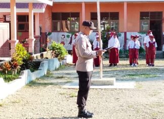 Bhabinkamtibmas Polsek Baras Jadi Pembina Upacara, Tanamkan Disiplin, Karakter, dan Semangat Belajar Sejak Dini