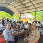 Bhabinkamtibmas Polsek Baras Kawal Upacara Ngaben, Wujudkan Rasa Aman dan Pererat Silaturahmi