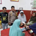 Bhabinkamtibmas Polsek Sarudu Gerak Cepat Datangi Korban Kecelakaan Lalu Lintas, Korban Dirujuk ke Pasangkayu