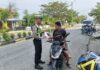 Satlantas Polres Pasangkayu Sosialisasikan Pentingnya Penggunaan Helm Bagi Pengendara Roda Dua