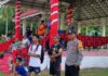 Bhabinkamtibmas Amankan Turnamen HUT RI ke-81 di Desa Tikke, Pertandingan Berlangsung Aman dan Kondusif