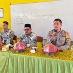Bhabinkamtibmas Polsek Bambalamotu Berikan Penyuluhan Pencegahan Kenakalan Remaja kepada Orang Tua Siswa