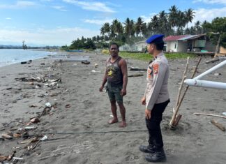 Sat Polairud Polres Pasangkayu Perkuat Binmas Perairan, Ajak Nelayan Jaga Kamtibmas dan Kebersihan Laut