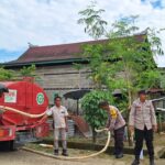 Peduli Warga Terdampak Kemarau, Polsek Baras Salurkan 5.000 Liter Air Bersih di Desa Balanti