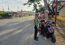 Personel Satlantas Polres Pasangkayu Laksanakan Commander Wish, Hadirkan Pelayanan Prima Bagi Pengguna Jalan