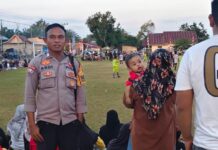 Bhabinkamtibmas Polsek Pasangkayu Pantau dan Amankan Pertandingan Olahraga HUT RI ke-81 di Desa Tikke