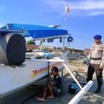 Sat Polairud Polres Pasangkayu Binmas Perairan, Ajak Nelayan Jaga Kamtibmas Dan Kebersihan Laut