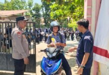 Bhabinkamtibmas Polsek Pasangkayu Sambangi SMP 1 Pedongga, Berikan Edukasi Kamtibmas dan Tertib Berlalu Lintas