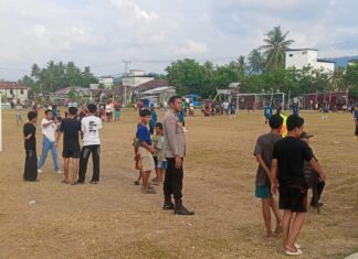 Semarak Kemerdekaan di Sarjo, Bhabinkamtibmas Kawal Laga Sepak Bola Wanita hingga Aman