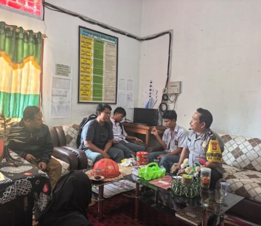 Bhabinkamtibmas Gerak Cepat Redam Potensi Bentrok Massa Antar Pelajar di SMAN 1 Bulutaba