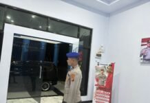 Bukan Sekadar Patroli, Sat Polairud Pasangkayu Bangun Kedekatan dengan Warga Pesisir di Malam Hari
