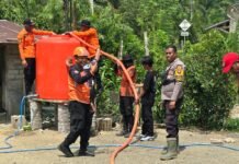 Di Tengah Kemarau, Polsek Pasangkayu dan BPBD Hadir Bawa Harapan: 15 Ribu Liter Air Bersih Disalurkan ke Warga Martajaya