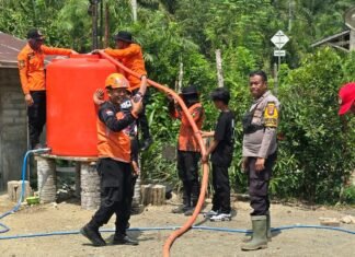 Di Tengah Kemarau, Polsek Pasangkayu dan BPBD Hadir Bawa Harapan: 15 Ribu Liter Air Bersih Disalurkan ke Warga Martajaya