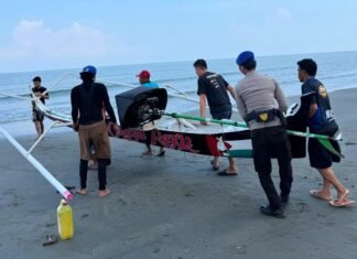 Jaga Kamtibmas dan Kebersihan Laut, Sat Polairud Polres Pasangkayu Sambangi Nelayan di Pesisir Tanjung Babia