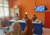 Bhabinkamtibmas Polsek Bambalamotu Hadiri Rapat Komite, Sekolah Tegaskan Penanganan Pelanggaran Tata Tertib Siswa