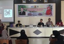 Bhabinkamtibmas Hadiri Sosialisasi UMKM Keripik Kelapa dan Digitalisasi QRIS di Desa Sarjo
