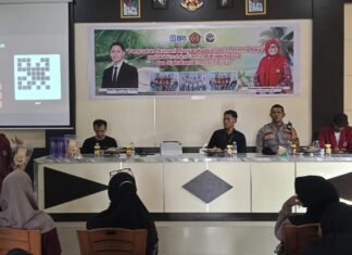 Bhabinkamtibmas Hadiri Sosialisasi UMKM Keripik Kelapa dan Digitalisasi QRIS di Desa Sarjo