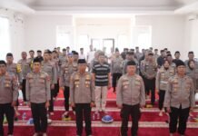 Polres Pasangkayu Ikuti Pembinaan Rohani Bersama Kapolri dan Gus Baha Secara Daring