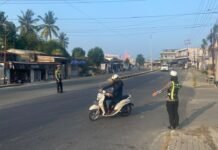 Commander Wish, Sat Lantas Polres Pasangkayu Hadir Jaga Kelancaran Aktivitas Pagi Warga