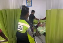 Tronton Parkir di Badan Jalan, Pengendara Honda Beat Meninggal Dunia Usai Tabrak Bagian Belakang