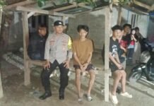 Sambangi Pos Kamling, Bhabinkamtibmas Polsek Sarudu Perkuat Sinergi Warga Jaga Kamtibmas
