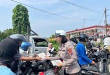 Tertib Berhenti dan Parkir, Unit Kamsel Sat Lantas Polres Pasangkayu Edukasi Pengguna Jalan