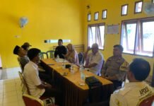 Bhabinkamtibmas Sambang di Desa Kalukunangka, Perkuat Sinergi dan Kamtibmas