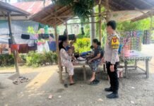 Bhabinkamtibmas Briptu Suriyadi Sambangi Warga Dusun Parede, Pererat Silaturahmi dan Jaga Kamtibmas