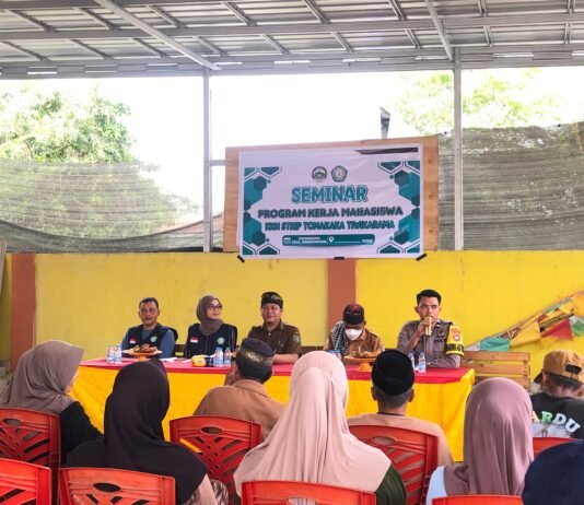 Bhabinkamtibmas Polsek Bambalamotu Dukung Program KKN STKIP Tomakaka, Perkuat Sinergi dan Kamtibmas di Desa Randomayang