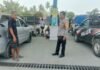 Jaga Ketertiban Antrean BBM, Bhabinkamtibmas Polsek Sarudu Hadir Berikan Rasa Aman kepada Masyarakat
