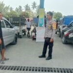 Jaga Ketertiban Antrean BBM, Bhabinkamtibmas Polsek Sarudu Hadir Berikan Rasa Aman kepada Masyarakat