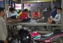 Bhabinkamtibmas Polsek Sarudu Sambangi Pos Kamling dan Ajak Warga Perkuat Keamanan Lingkungan,