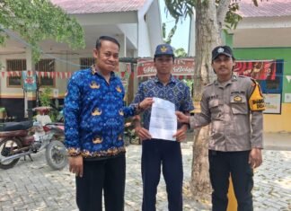 Penulisan Bhabinkamtibmas Salurkan Undangan Jalur Prestasi SMA Kemala Taruna Bhayangkara kepada Siswa SMPN 1 Pedongga