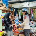 Sat Lantas Polres Pasangkayu Edukasi Pedagang dan Pengunjung Pasar Smart,