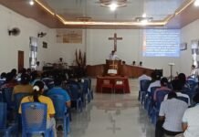 Polsek Bambalamotu Hadir Berikan Rasa Aman, Ibadah Minggu di Gereja Bala Keselamatan Kalola Berlangsung Kondusif