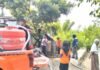 Peduli Warga di Musim Kemarau, Bhabinkamtibmas Bersama Basarnas dan BPBD Salurkan Air Bersih di Dusun Taranja