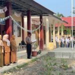Polisi Peduli Pendidikan, Kapolsek dan Waka Polsek Sarudu Jadi Pembina Upacara di SMPN dan SMAN 1 Dapurang