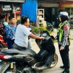 Unit Kamsel Sat Lantas Polres Pasangkayu Edukasi Pengendara, Tingkatkan Kesadaran Tertib Berlalu Lintas