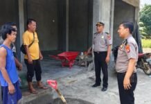 Dekat dengan Masyarakat, Sat Binmas Polres Pasangkayu Gelar Binluh dan Bagikan Sarana Kontak di Bambalamotu